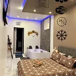 Gold L Amaryllis I Jacuzzi & Sauna Prive I Centre Arrivee Autonome Διαμέρισμα