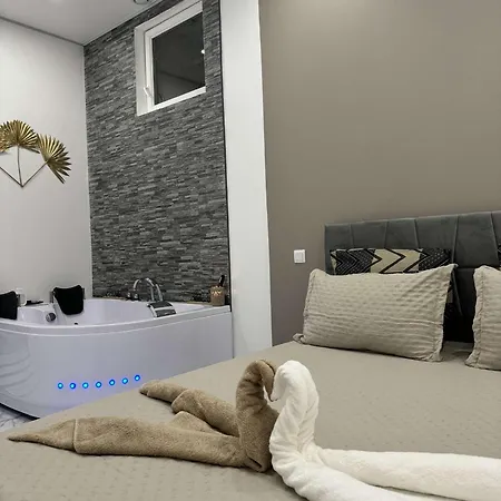 Appartement Gold L Amaryllis I Jacuzzi & Sauna Prive I Centre Arrivee Autonome