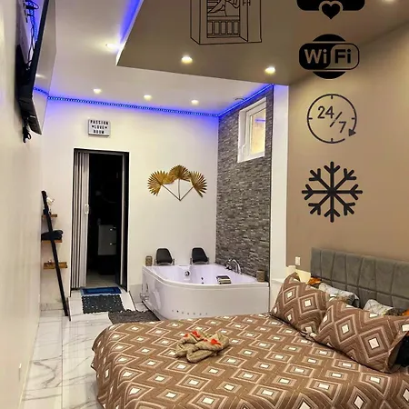 Gold L Amaryllis I Jacuzzi & Sauna Prive I Centre Arrivee Autonome 公寓