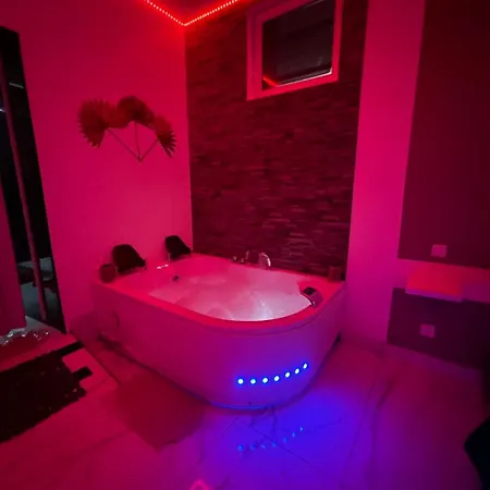公寓 Suite Gold Jacuzzi & Sauna Prive I Centre Beziers Arrivee Autonome 24H24 *