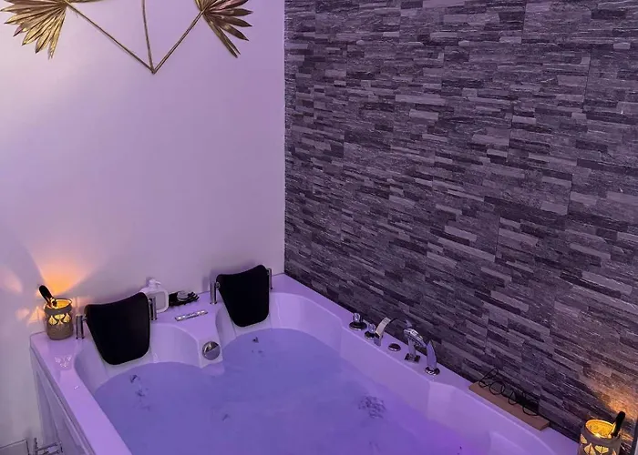 Διαμέρισμα Gold L Amaryllis I Jacuzzi & Sauna Prive I Centre Arrivee Autonome