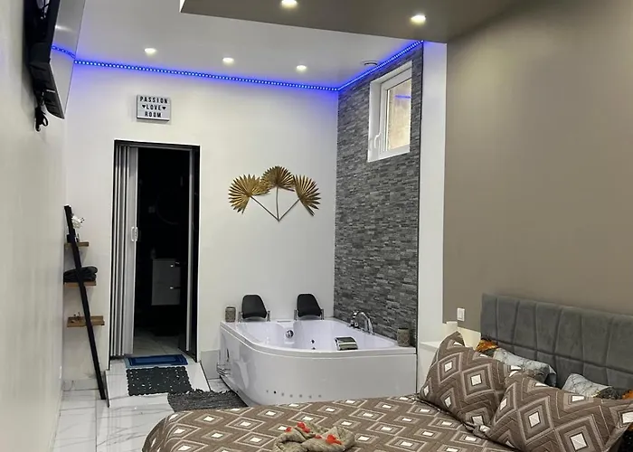 Appartement Gold L Amaryllis I Jacuzzi & Sauna Prive I Centre Arrivee Autonome