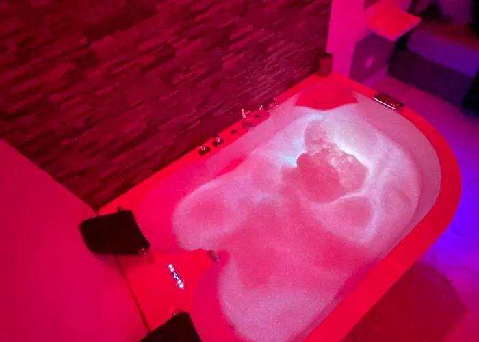 Gold L Amaryllis I Jacuzzi & Sauna Prive I Centre Arrivee Autonome * Béziers